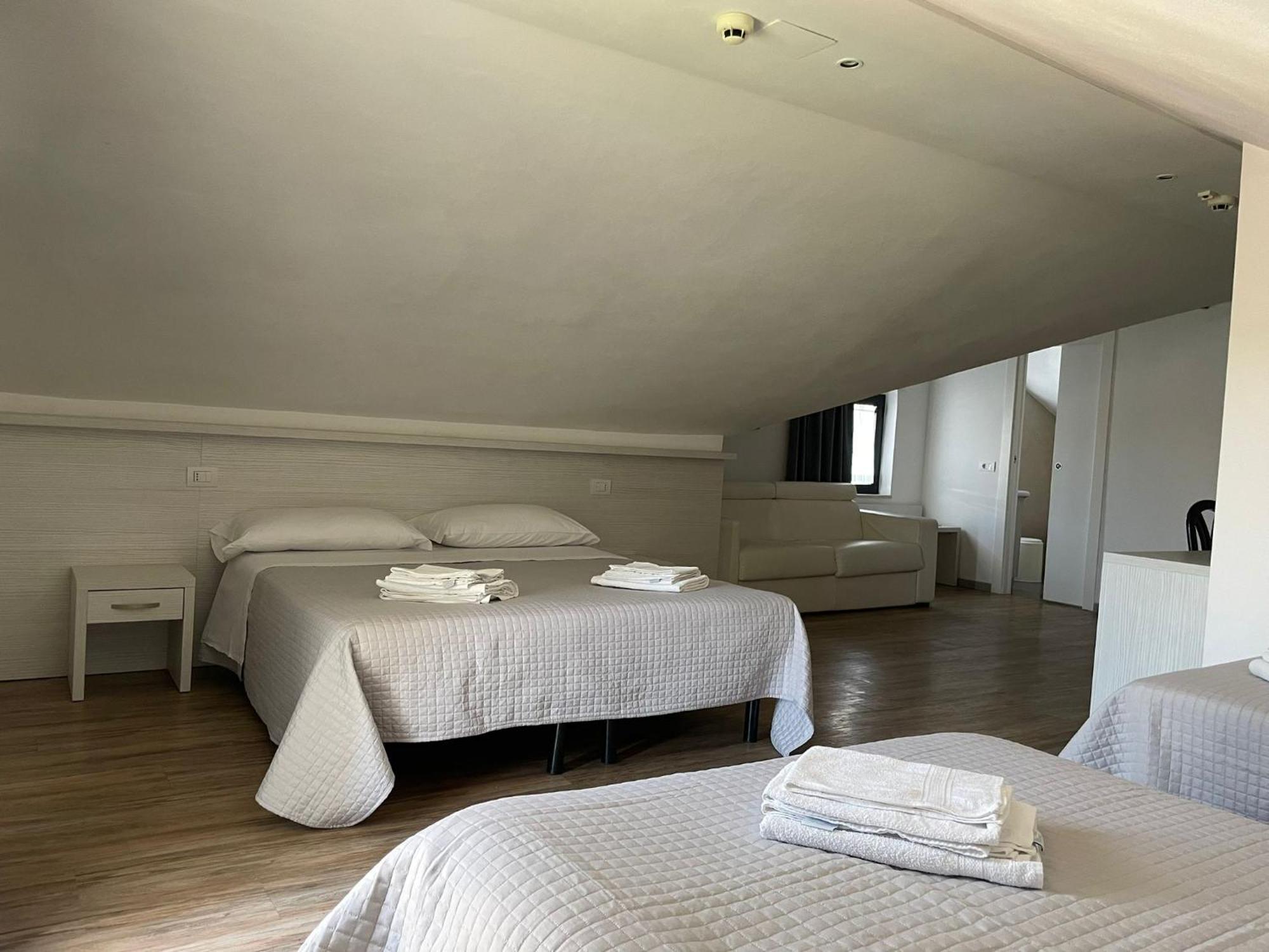 Hotel Hawaii Bed And Coffee Річчоне Екстер'єр фото