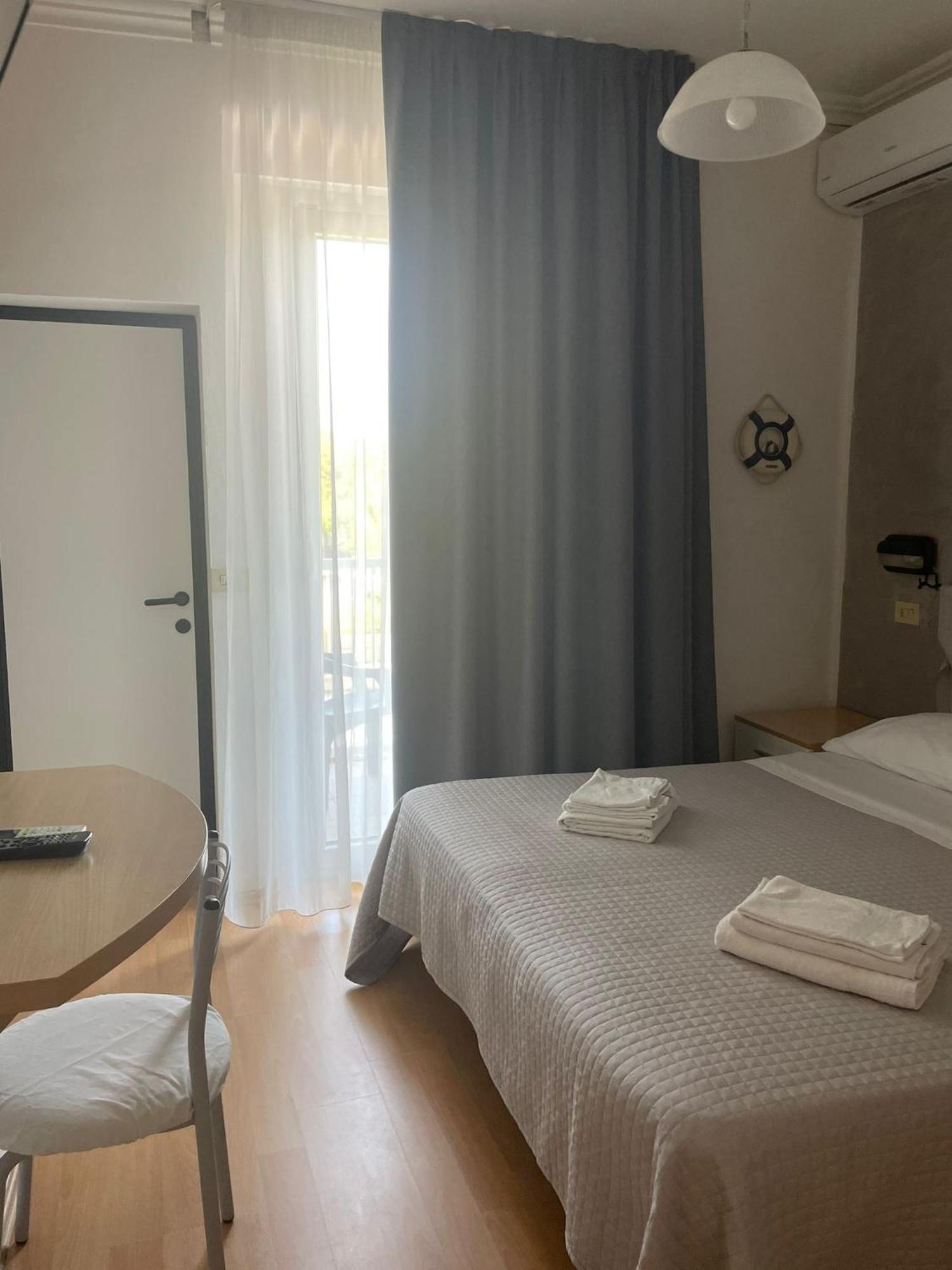 Hotel Hawaii Bed And Coffee Річчоне Екстер'єр фото
