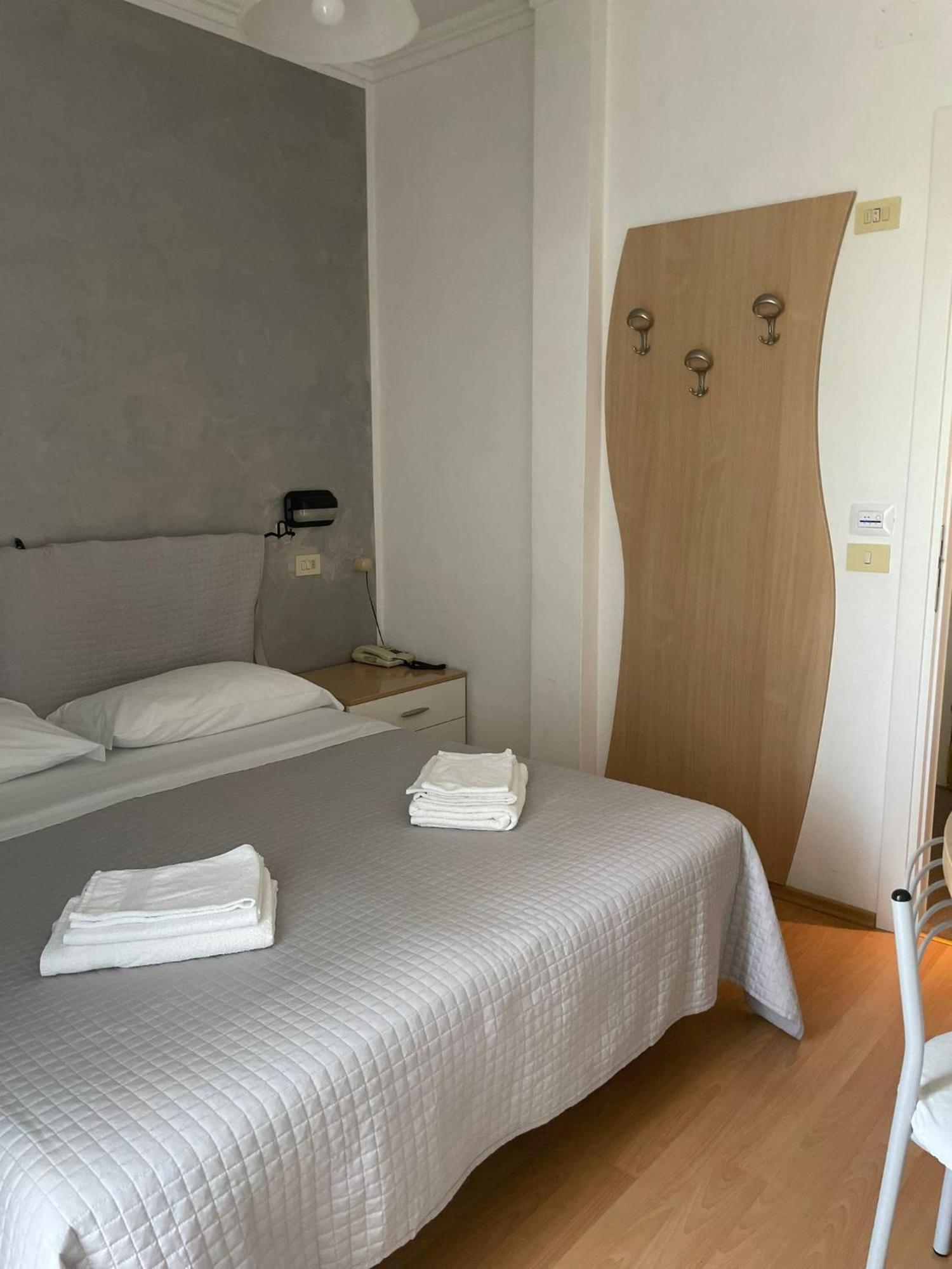 Hotel Hawaii Bed And Coffee Річчоне Екстер'єр фото